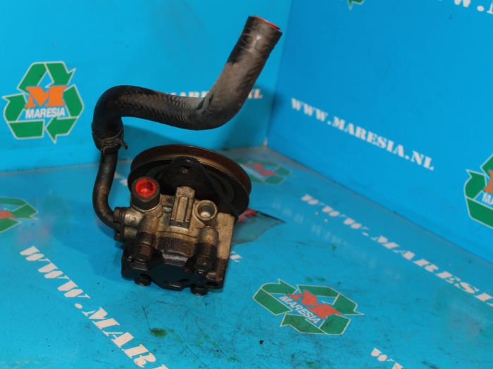 Usagé Pompe direction assistée Kia Sportage (K0) 2.0 16V 4x4 Prix € 36,75 Règlement à la marge proposé par Maresia Auto Recycling B.V.