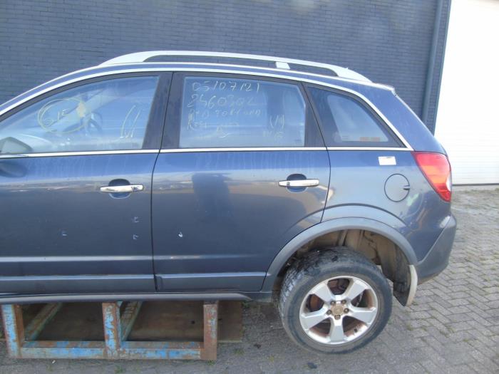 Rear door 4-door, left from a Opel Antara (LA6) 2.0 CDTI 16V 4x4 2007