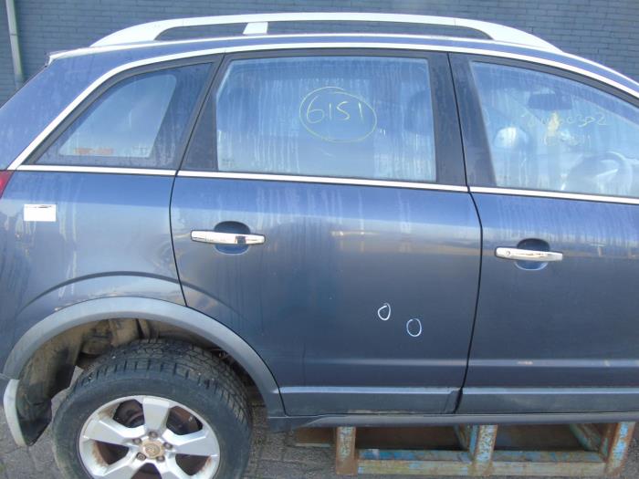 Rear door 4-door, right from a Opel Antara (LA6) 2.0 CDTI 16V 4x4 2007