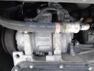 Compresseur de clim d'un Toyota Avensis Wagon (T27) 1.8 16V VVT-i 2010