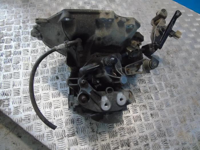 Getriebe van een Opel Corsa C (F08/68) 1.2 16V Twin Port 2005
