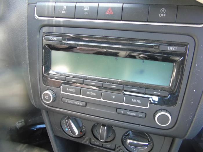 Radio CD player Volkswagen Polo V 1.2 TDI 12V BlueMotion - 5M0035186AA  BLAUPUNKT