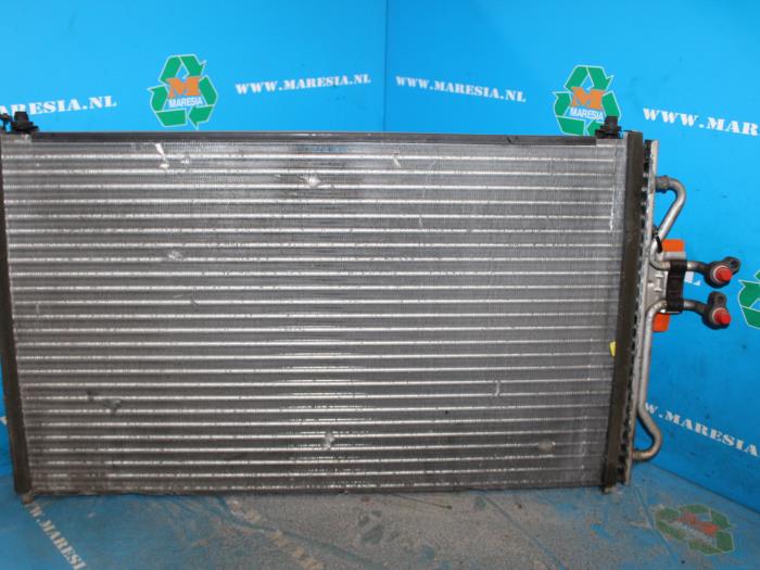 Usagé Radiateur clim Mazda Tribute 3.0 V6 24V 4x4 Prix € 68,25 Règlement à la marge proposé par Maresia Auto Recycling B.V.