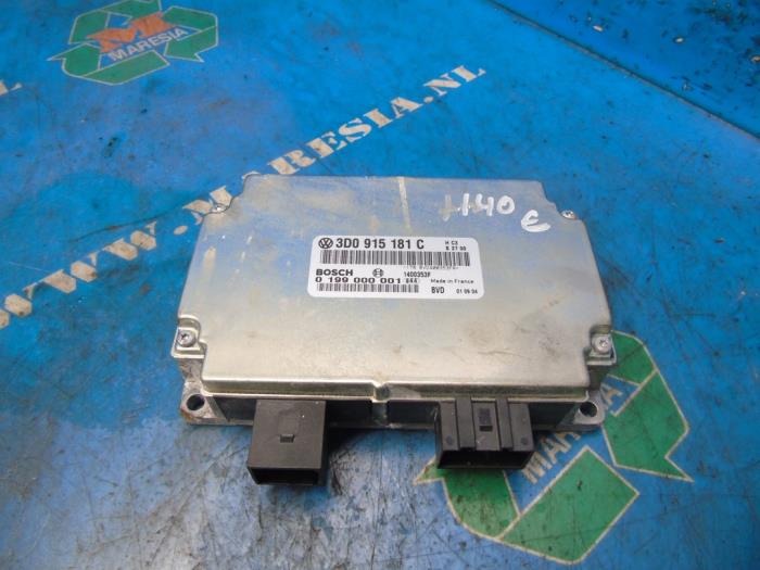 Battery control module Volkswagen Phaeton 3.2 V6 30V 4Motion 3D0915181C