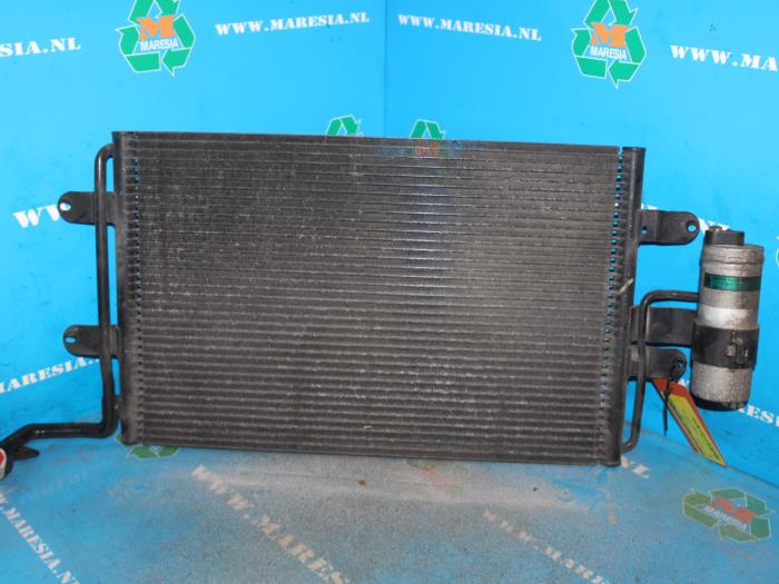 Air conditioning radiator from a Volkswagen Golf IV (1J1) 1.9 SDI 1999