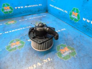Usados Motor de ventilador de calefactor Nissan Almera (N15) 1.6 GX,SLX,SR 16V Precio € 36,75 Norma de margen ofrecido por Maresia Auto Recycling B.V.