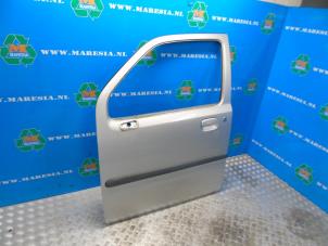 Używane Drzwi lewe przednie wersja 4-drzwiowa Opel Agila (A) 1.2 16V Twin Port Cena € 105,00 Procedura marży oferowane przez Maresia Auto Recycling B.V.