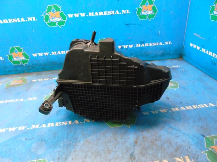 Begagnade Luftfilter Dacia Sandero II 1.5 dCi 90 Pris € 47,25 Marginaltabell erbjuds av Maresia Auto Recycling B.V.