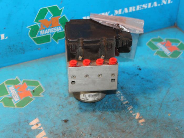 Begagnade ABS-pump Suzuki Alto (RF410) 1.1 16V Pris € 36,75 Marginaltabell erbjuds av Maresia Auto Recycling B.V.