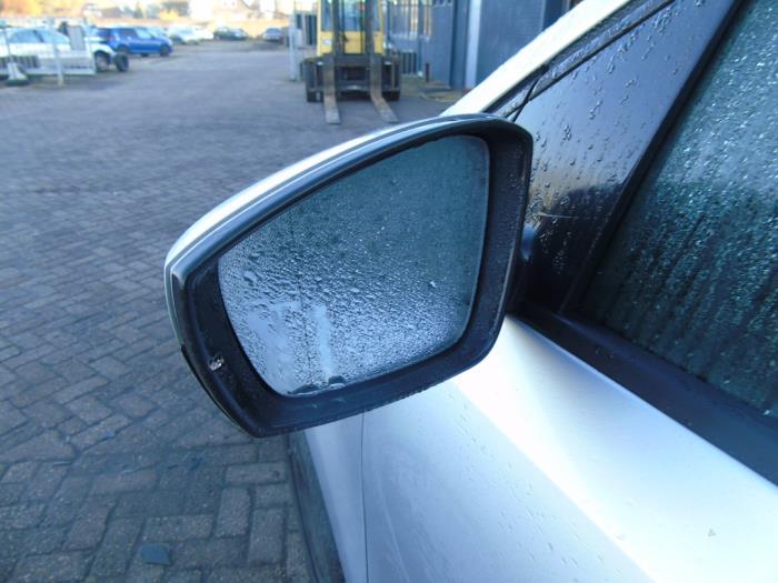 Wing mirror, left from a Volkswagen Polo V (6R) 1.4 TDI 12V 90 2016