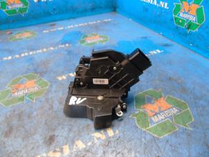 Used Front door lock mechanism 4-door, right Ford Focus C-Max 1.6 16V Ti-VCT Price € 31,50 Margin scheme offered by Maresia Auto Recycling B.V.