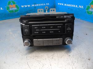Usados Reproductor de CD y radio Hyundai i20 1.2i 16V Precio € 89,25 Norma de margen ofrecido por Maresia Auto Recycling B.V.
