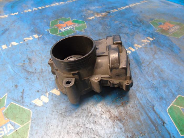 Używane Przepustnica Mini Mini (R56) 1.4 16V One Cena € 68,25 Procedura marży oferowane przez Maresia Auto Recycling B.V.