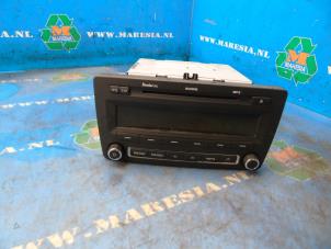Used Radio CD player Skoda Octavia Combi (1Z5) 1.4 TSI 16V Price € 73,50 Margin scheme offered by Maresia Auto Recycling B.V.