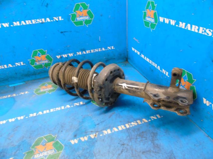 Front shock absorber rod, right from a Daewoo Cruze SW 2.0 D 16V 2012