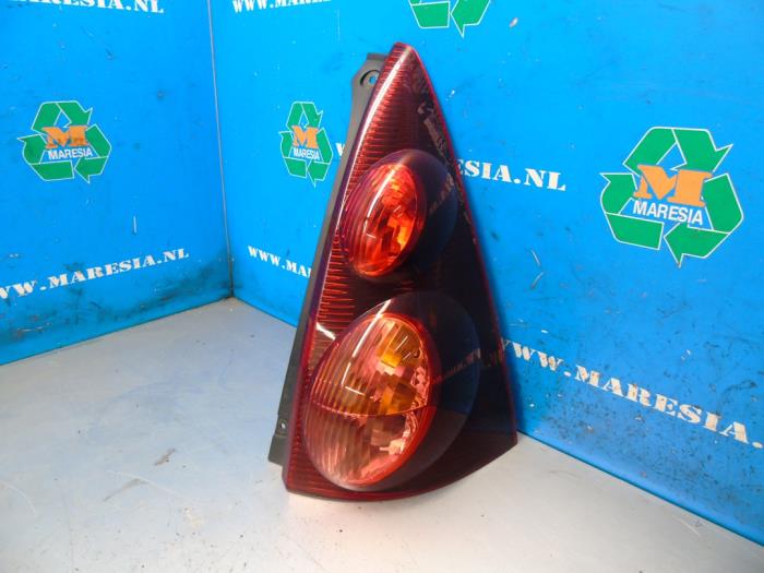 Taillight, right from a Peugeot 107 1.0 12V 2014