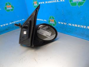 Used Wing mirror, right Peugeot 107 1.0 12V Price € 36,75 Margin scheme offered by Maresia Auto Recycling B.V.