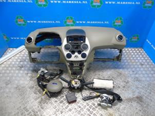 Usagé Kit + module airbag Ford Ka II 1.2 Prix € 472,50 Règlement à la marge proposé par Maresia Auto Recycling B.V.