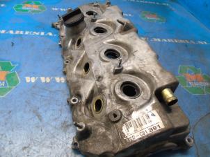 Ventildeckel van een Toyota Corolla (E12) 2.0 D-4D 16V 90 2004