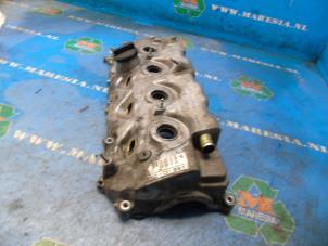 Ventildeckel van een Toyota Corolla (E12) 2.0 D-4D 16V 90 2004