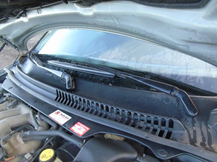 Mecanismo de limpiaparabrisas de un Jaguar X-type 2.1 V6 24V 2006