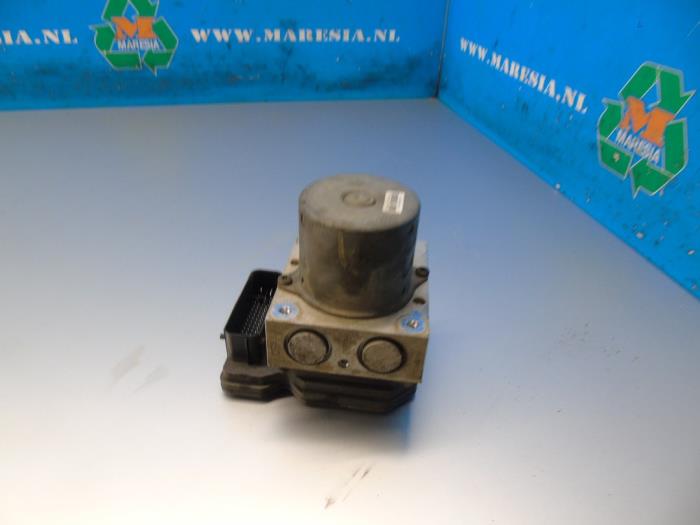 Used ABS pump Kia Rio III (UB) 1.1 CRDi VGT 12V Price € 105,00 Margin scheme offered by Maresia Auto Recycling B.V.