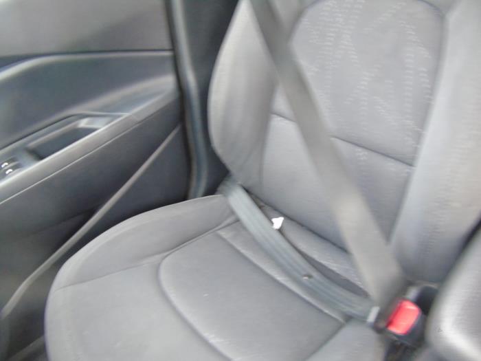 Cinturón de seguridad derecha delante de un Kia Rio III (UB) 1.1 CRDi VGT 12V 2014