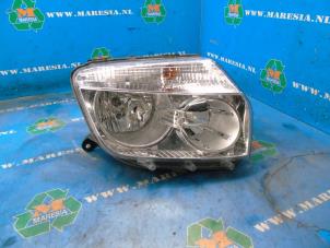 Used Headlight, right Dacia Duster (HS) 1.5 dCi Price € 63,00 Margin scheme offered by Maresia Auto Recycling B.V.