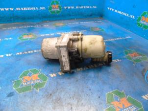 Used Power steering pump Dacia Duster (HS) 1.5 dCi Price € 262,50 Margin scheme offered by Maresia Auto Recycling B.V.