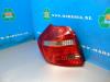 Taillight, left from a BMW 1 serie (E87/87N), 2003 / 2012 116i 2.0 16V, Hatchback, 4-dr, Petrol, 1.995cc, 90kW (122pk), RWD, N43B20A, 2009-01 / 2011-06, UH31; UH32 2009