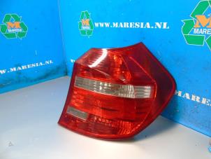 Używane Tylne swiatlo pozycyjne prawe BMW 1 serie (E87/87N) 116i 2.0 16V Cena € 42,00 Procedura marży oferowane przez Maresia Auto Recycling B.V.