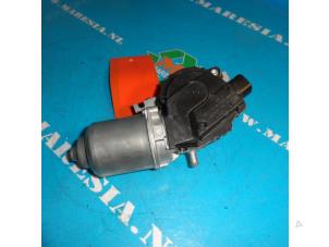 Used Front wiper motor Daihatsu Trevis 1.0 12V DVVT Price € 78,75 Margin scheme offered by Maresia Auto Recycling B.V.