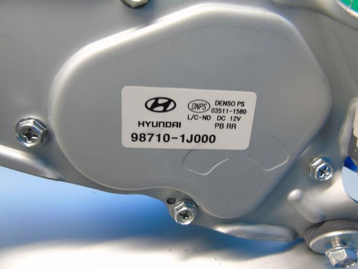 Scheibenwischermotor hinten van een Hyundai i20 1.4i 16V 2011