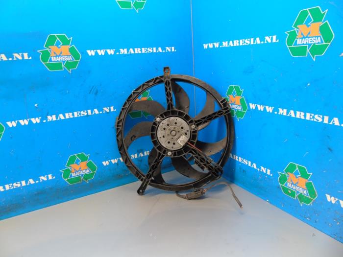 Używane Wentylator Mini Mini (R56) 1.4 16V One Cena € 57,75 Procedura marży oferowane przez Maresia Auto Recycling B.V.