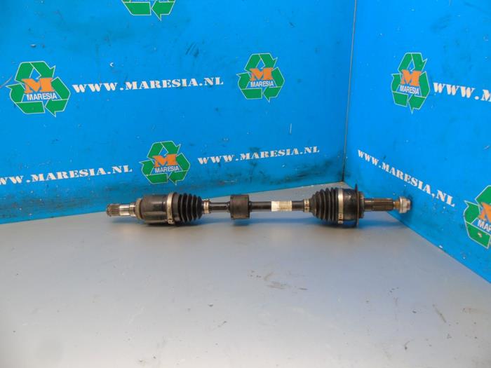 Front drive shaft, left from a Suzuki SX4 S-Cross (JY) 1.6 16V 2015