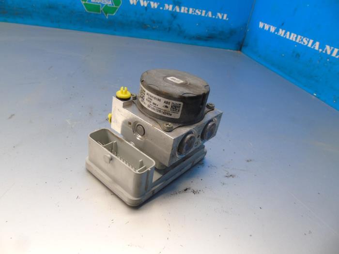 ABS pump from a Citroën C3 (SC) 1.6 HDi 92 2012
