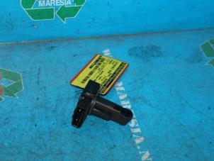 Used Airflow meter Toyota Avensis Wagon (T25/B1E) 2.0 16V D-4D-F Price € 31,50 Margin scheme offered by Maresia Auto Recycling B.V.