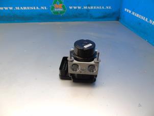 ABS-pump från en Toyota Yaris III (P13) 1.5 16V Dual VVT-iE 2018