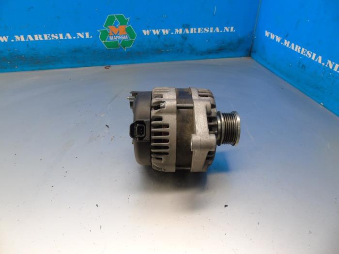 Begagnade Dynamo Chevrolet Cruze 2.0 D 16V Pris € 47,25 Marginaltabell erbjuds av Maresia Auto Recycling B.V.