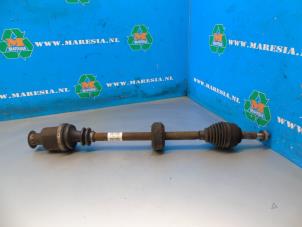 Usagé Cardan droit (transmission) Renault Twingo II (CN) 1.2 16V Prix € 68,25 Règlement à la marge proposé par Maresia Auto Recycling B.V.