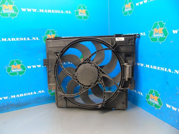 Używane Wentylator BMW 1 serie (F21) 116i 1.6 16V Cena € 78,75 Procedura marży oferowane przez Maresia Auto Recycling B.V.