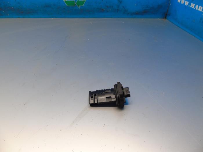 Gebrauchte Luftmassenmesser BMW 1 serie (F21) 116i 1.6 16V Preis € 57,75 Margenregelung angeboten von Maresia Auto Recycling B.V.