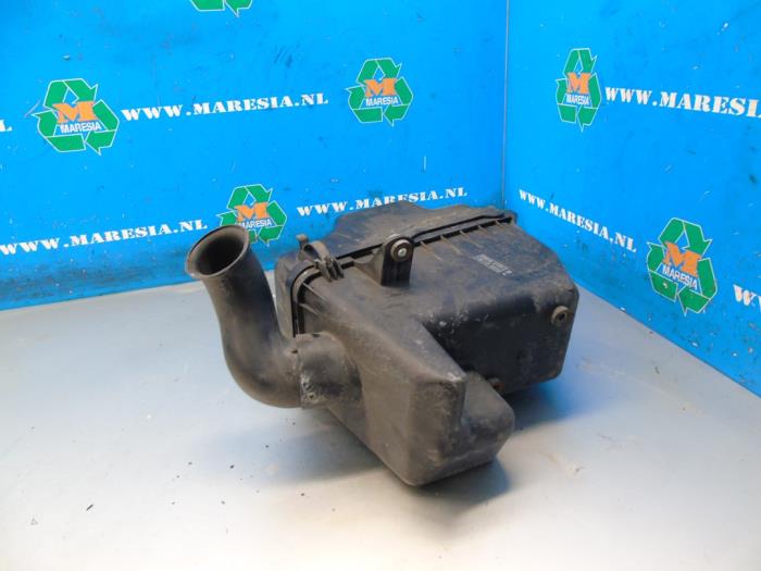 Begagnade Luftfilterhus Toyota RAV4 (A2) 2.0 D-4D 16V 4x4 Pris € 47,25 Marginaltabell erbjuds av Maresia Auto Recycling B.V.