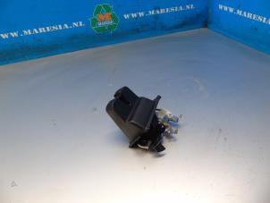 Used Tailgate lock mechanism Skoda Octavia Combi (5EAC) 2.0 TSI RS 16V Price € 21,00 Margin scheme offered by Maresia Auto Recycling B.V.