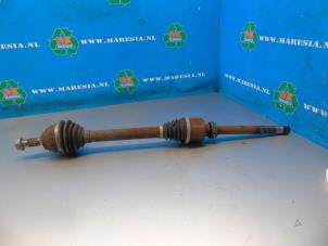 Used Front drive shaft, right Peugeot 2008 (CU) 1.6 e-HDi FAP Price € 99,75 Margin scheme offered by Maresia Auto Recycling B.V.