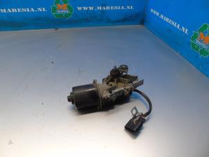 Used Front wiper motor Chevrolet Cruze 2.0 D 16V Price € 63,00 Margin scheme offered by Maresia Auto Recycling B.V.