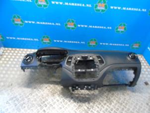 Used Dashboard Renault Captur (2R) 0.9 Energy TCE 12V Price on request offered by Maresia Auto Recycling B.V.