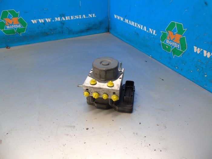 Gebrauchte ABS Pumpe Renault Captur I (2R) 0.9 Energy TCE 12V Preis € 78,75 Margenregelung angeboten von Maresia Auto Recycling B.V.