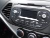 Radio CD player from a Kia Picanto (TA), 2011 / 2017 1.0 12V, Hatchback, Petrol, 998cc, 51kW (69pk), FWD, G3LA, 2011-05 / 2017-03, TAF4P1; TAF4P2; TAF5P1; TAF5P2 2013