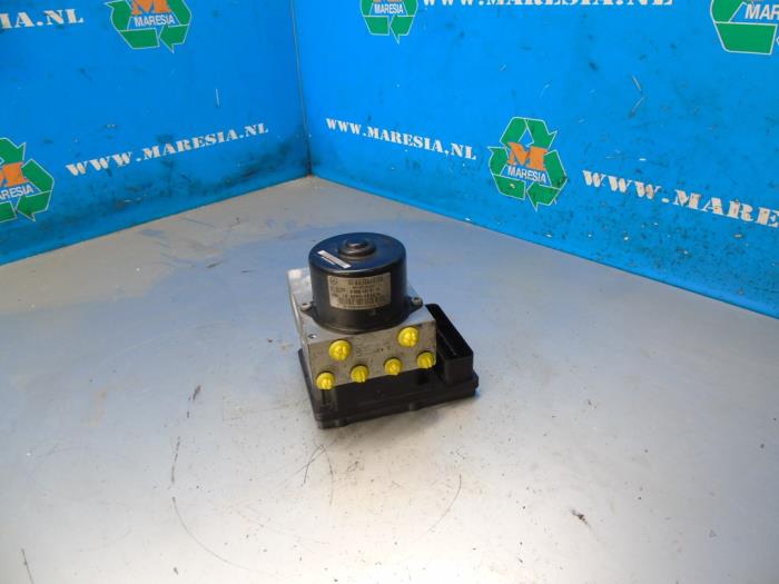 Begagnade ABS-pump Mercedes CLC (C203) 2.2 220 CDI 16V Pris € 183,75 Marginaltabell erbjuds av Maresia Auto Recycling B.V.